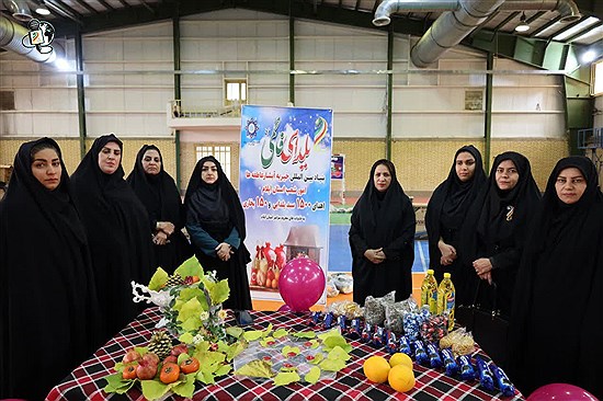 رزمایش یلدای فاطمی در استان ایلام با توزیع ۱۵۰۰ سبد معیشتی و ۱۵۰ بخاری میان نیازمندان