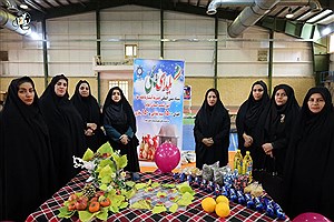 رزمایش یلدای فاطمی در استان ایلام با توزیع ۱۵۰۰ سبد معیشتی و ۱۵۰ بخاری میان نیازمندان