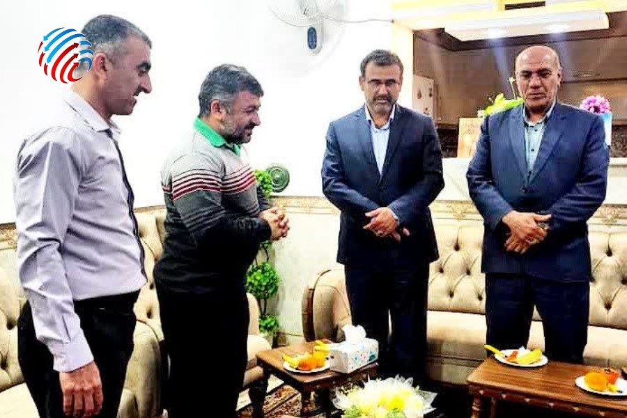 دیدار فرماندار لامرد با خانواده زنده‌یاد عبدالرضا صابری‌زاده