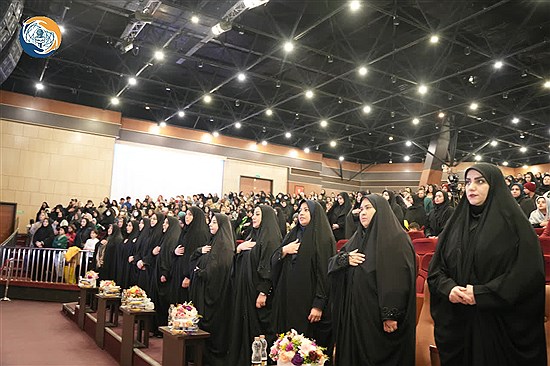 جشن میلاد امیرالمؤمنین(ع) با حضور ۱۵۰۰ خانواده تحت حمایت بنیاد خیریه آبشار در تهران برگزار شد