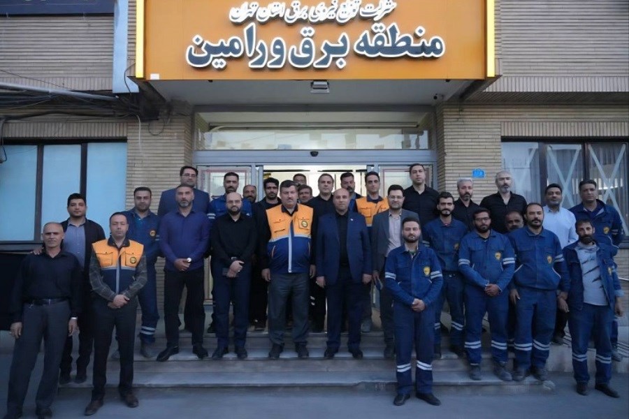 بازسازی نزدیک به ۴۰ کیلومتر شبکه برق تخریب شده شهرستانهای استان تهران در جنگ تحمیلی سوم/ حضور میدانی مدیرعامل در کنار نیروهای عملیاتی در روز طبیعت