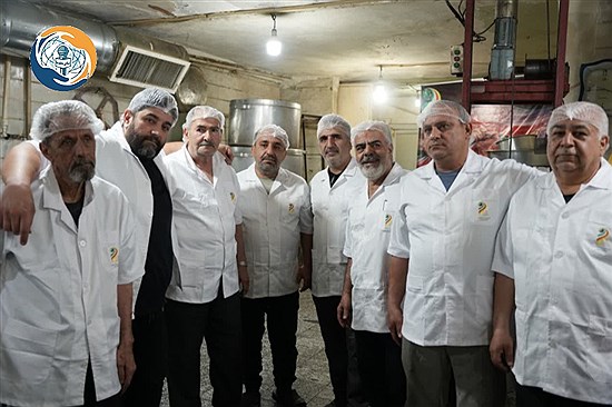 تلاش خیرین در پشتیبانی از نیروهای خدمت‌گزار؛ فعالیت روزانه آشپزخانه موکب بنیاد بین المللی خیریه  آبشار عاطفه‌ها