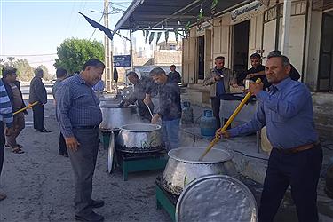 تصویر پخت یک تن و دویست کیلو حلیم نذری در شهر فال