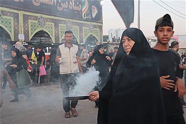 تصویر موکب آبشار عاطفه‌ها در مسیر نجف به کربلا؛ ثبت خاطرات ماندگار اربعین (بخش اول)