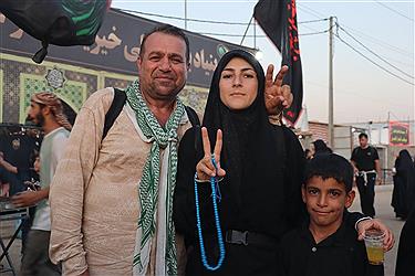 تصویر موکب آبشار عاطفه‌ها در مسیر نجف به کربلا؛ ثبت خاطرات ماندگار اربعین (بخش اول)