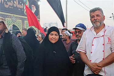 تصویر موکب آبشار عاطفه‌ها در مسیر نجف به کربلا؛ ثبت خاطرات ماندگار اربعین (بخش اول)